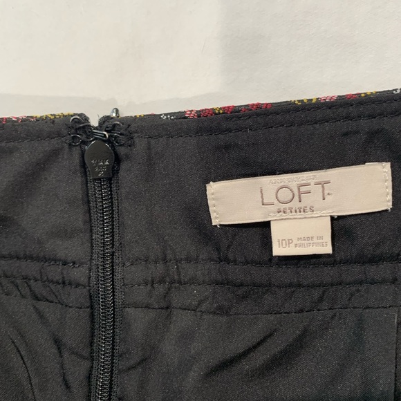LOFT Floral Embroidered Skirt Size 10P - Picture 6 of 8
